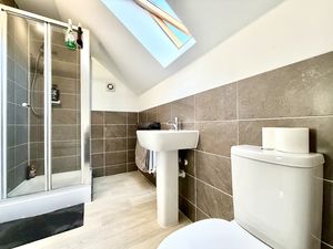 En-Suite- click for photo gallery